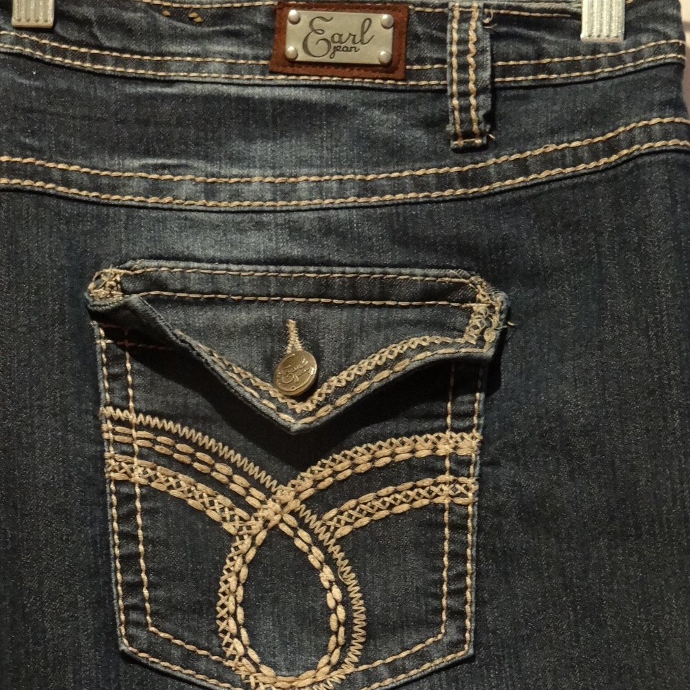 Earl Jean Capris